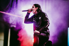 motionless-102