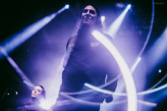 motionless-104