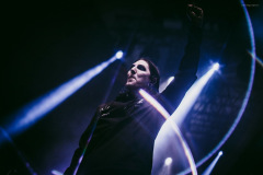 motionless-105