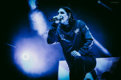 motionless-12