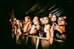 motionless-139