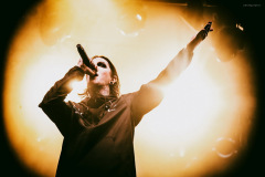 motionless-140