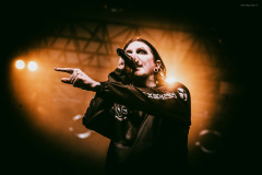 motionless-142
