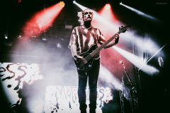 motionless-150