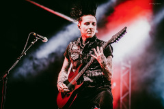 motionless-25