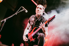 motionless-31