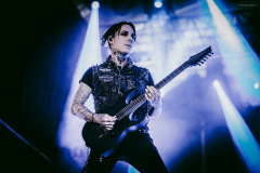 motionless-34