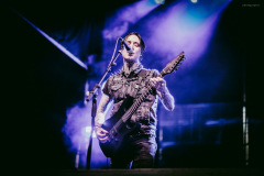 motionless-43