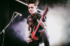 motionless-64
