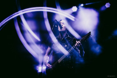 motionless-75