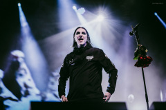 motionless-8