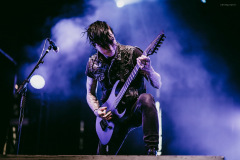 motionless-80
