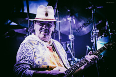 santana-74