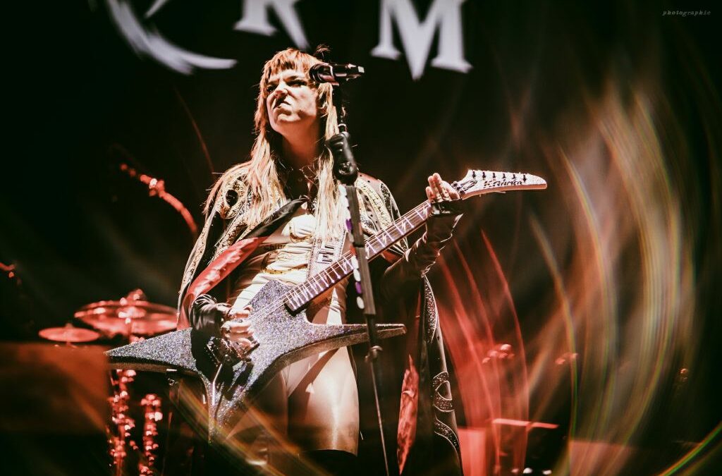 Gitárpengetők záporában mutatta be új lemezét a Halestorm